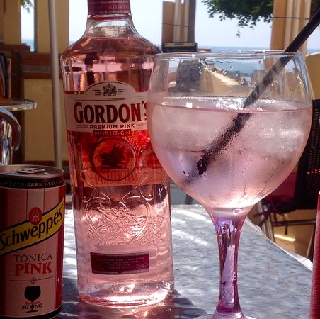 Алкогольный коктейль «Pink Gin» (Пинк Джин)